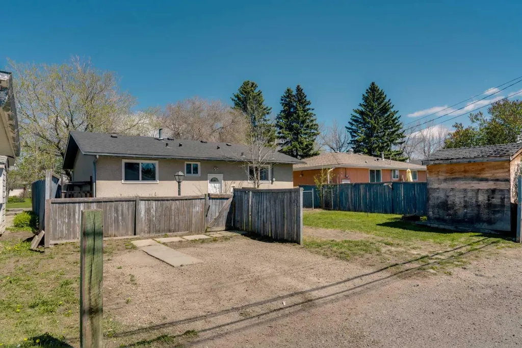 5203 Memorial Drive SE Calgary AB T2A 2P9