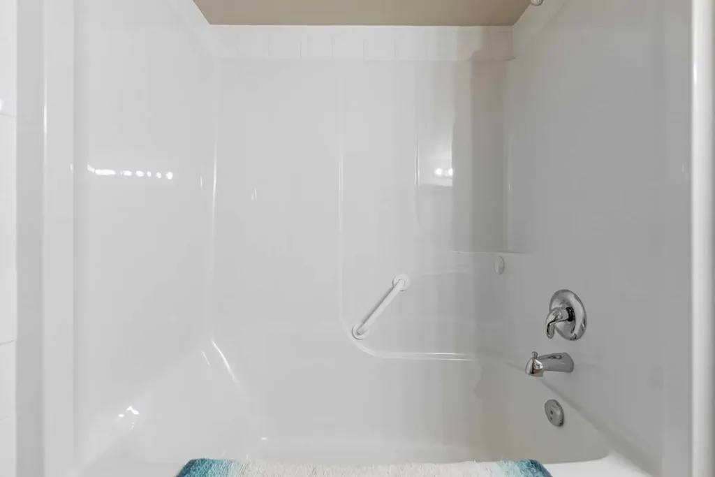 5419 49 Avenue Camrose AB T4V 0N6