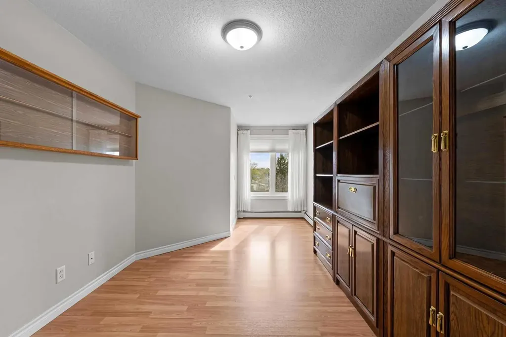 5419 49 Avenue Camrose AB T4V 0N6