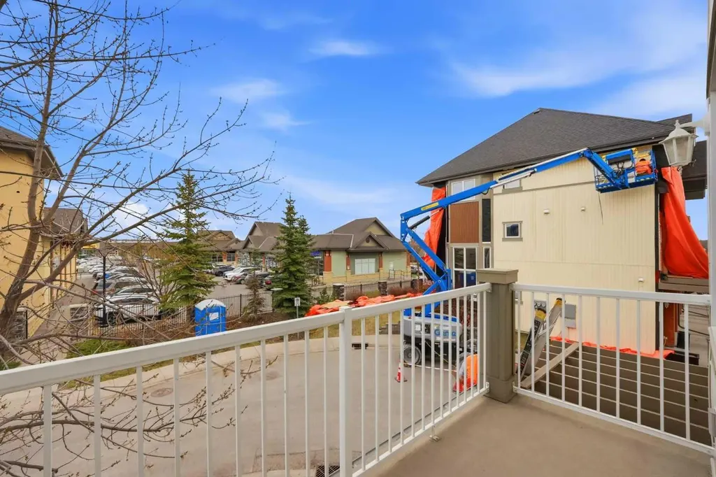 402 Wentworth Villas SW Calgary AB t3h0k6