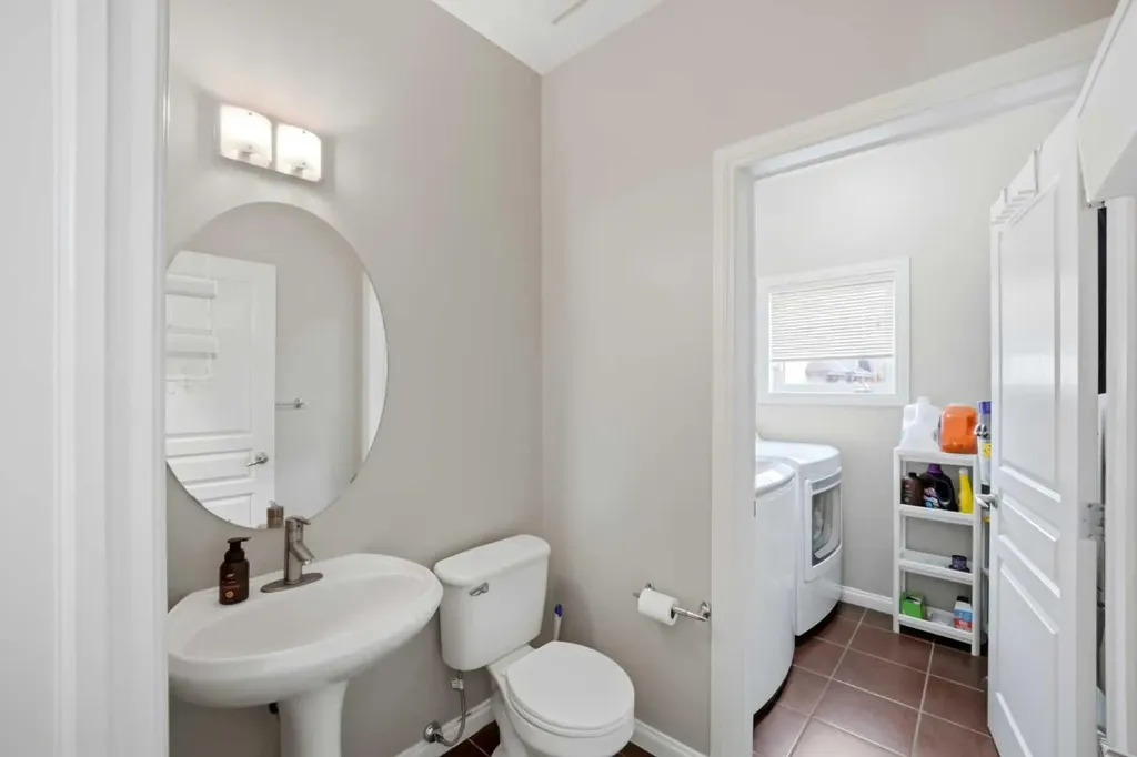 402 Wentworth Villas SW Calgary AB t3h0k6