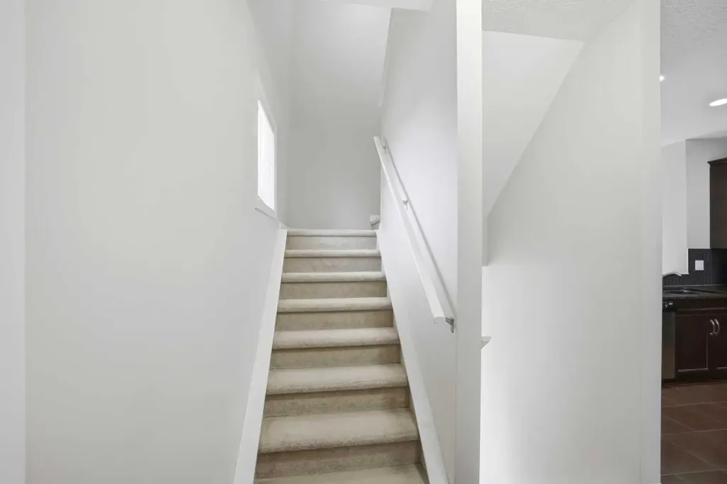 402 Wentworth Villas SW Calgary AB t3h0k6