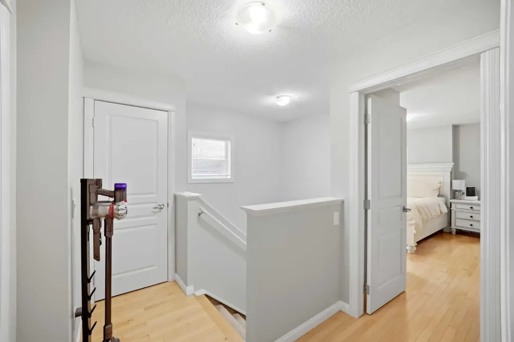 402 Wentworth Villas SW Calgary AB t3h0k6
