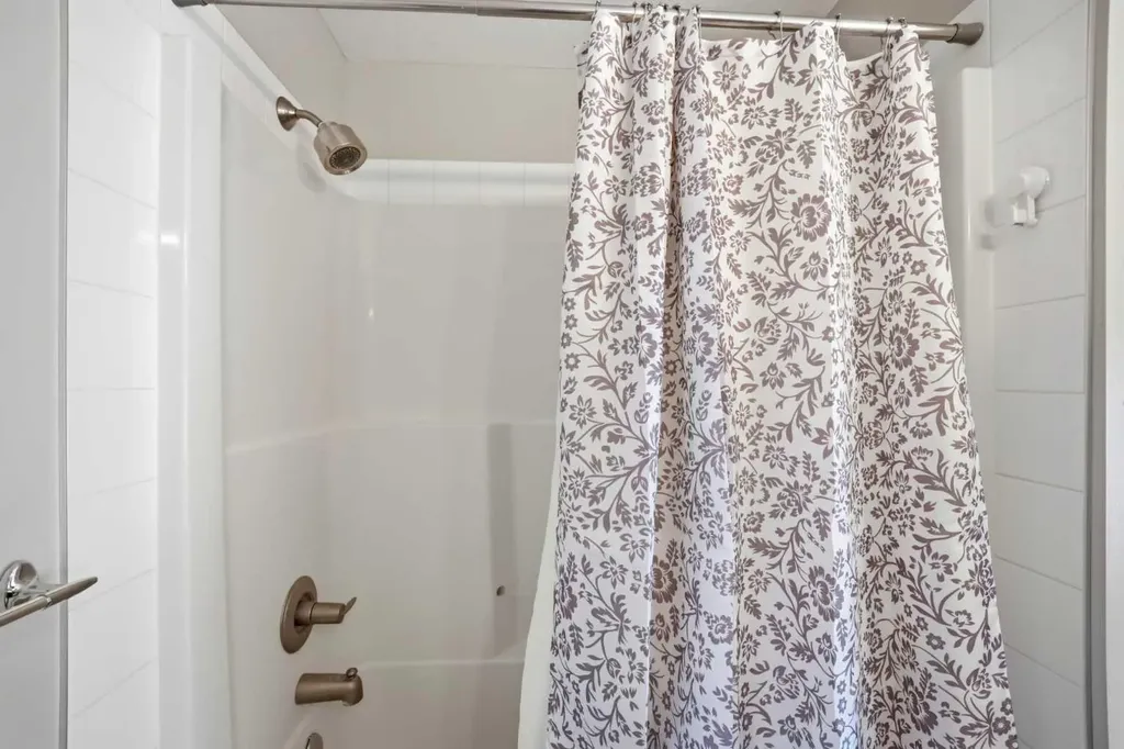 402 Wentworth Villas SW Calgary AB t3h0k6