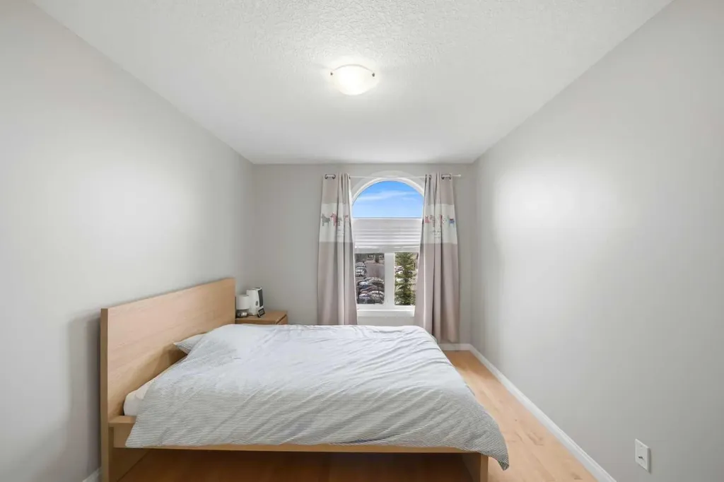 402 Wentworth Villas SW Calgary AB t3h0k6