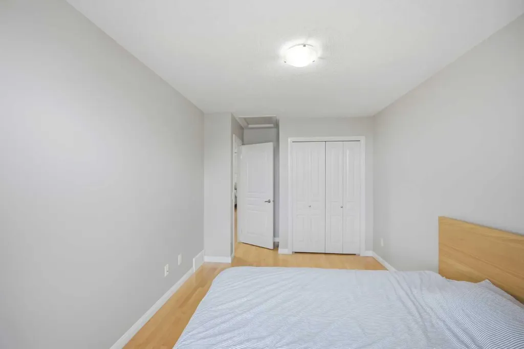 402 Wentworth Villas SW Calgary AB t3h0k6