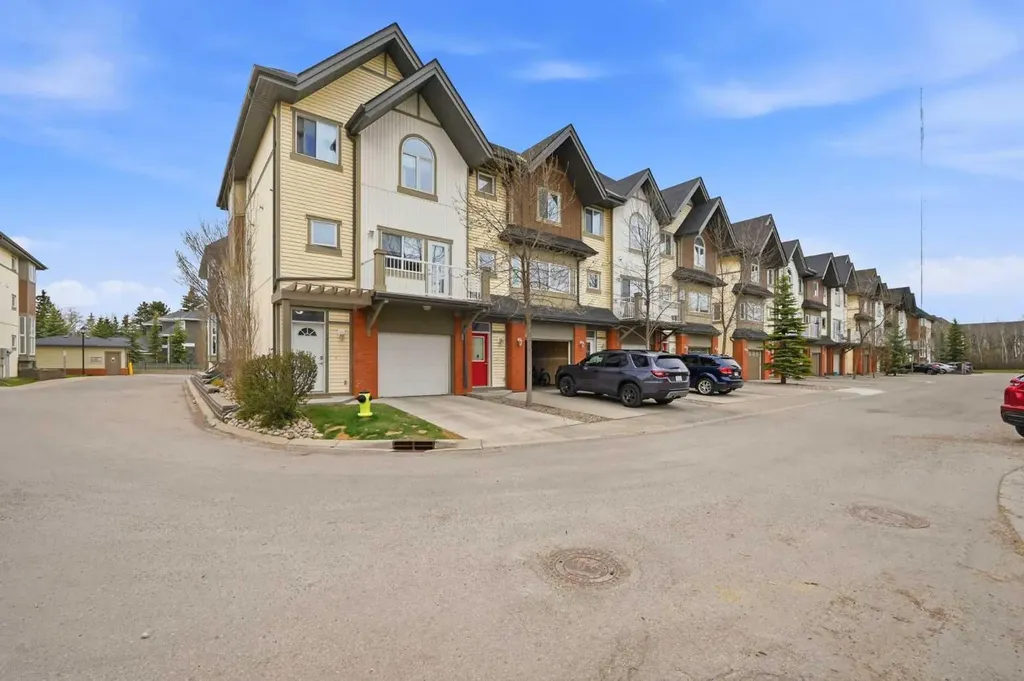 402 Wentworth Villas SW Calgary AB t3h0k6