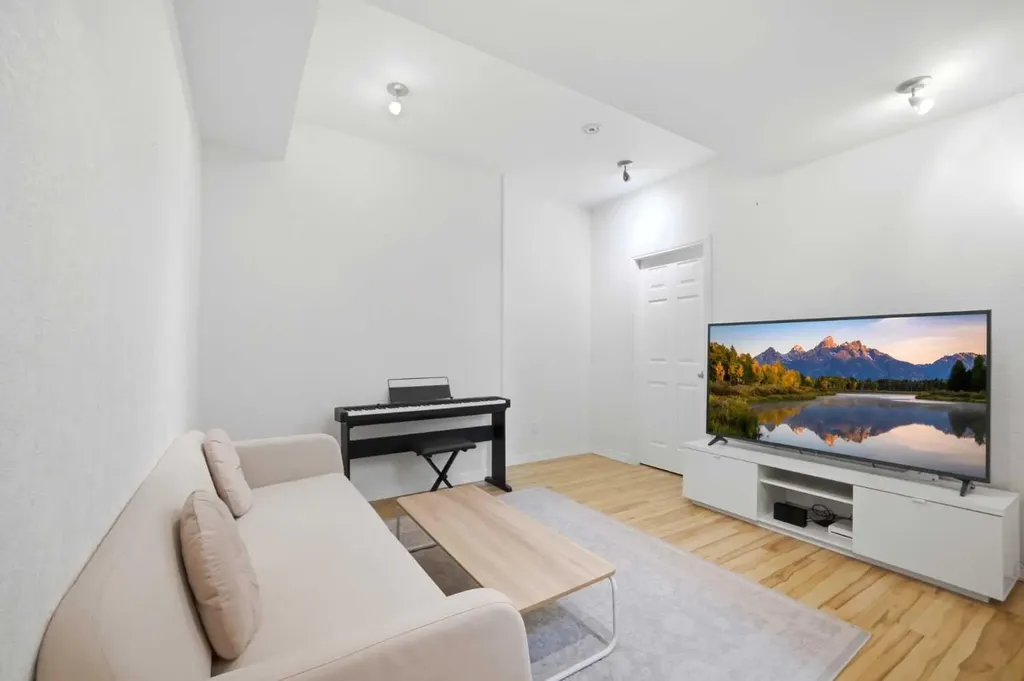 402 Wentworth Villas SW Calgary AB t3h0k6