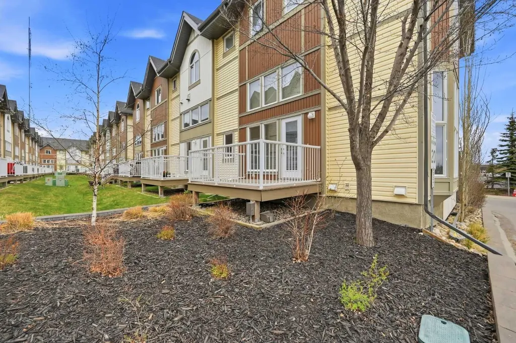 402 Wentworth Villas SW Calgary AB t3h0k6