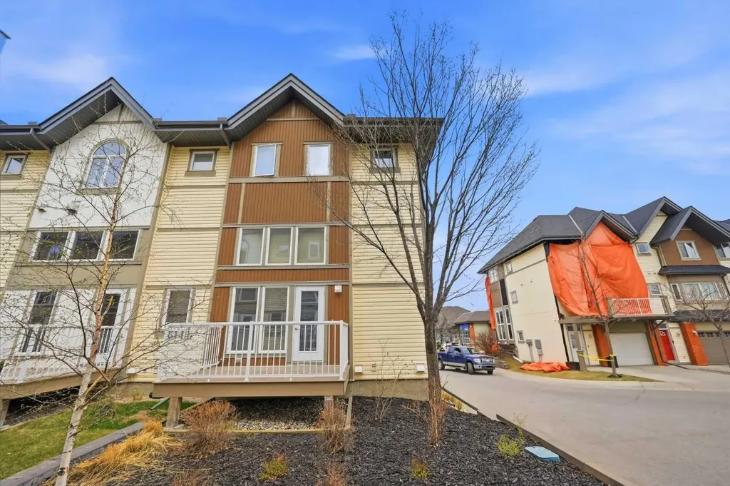 402 Wentworth Villas SW Calgary AB t3h0k6