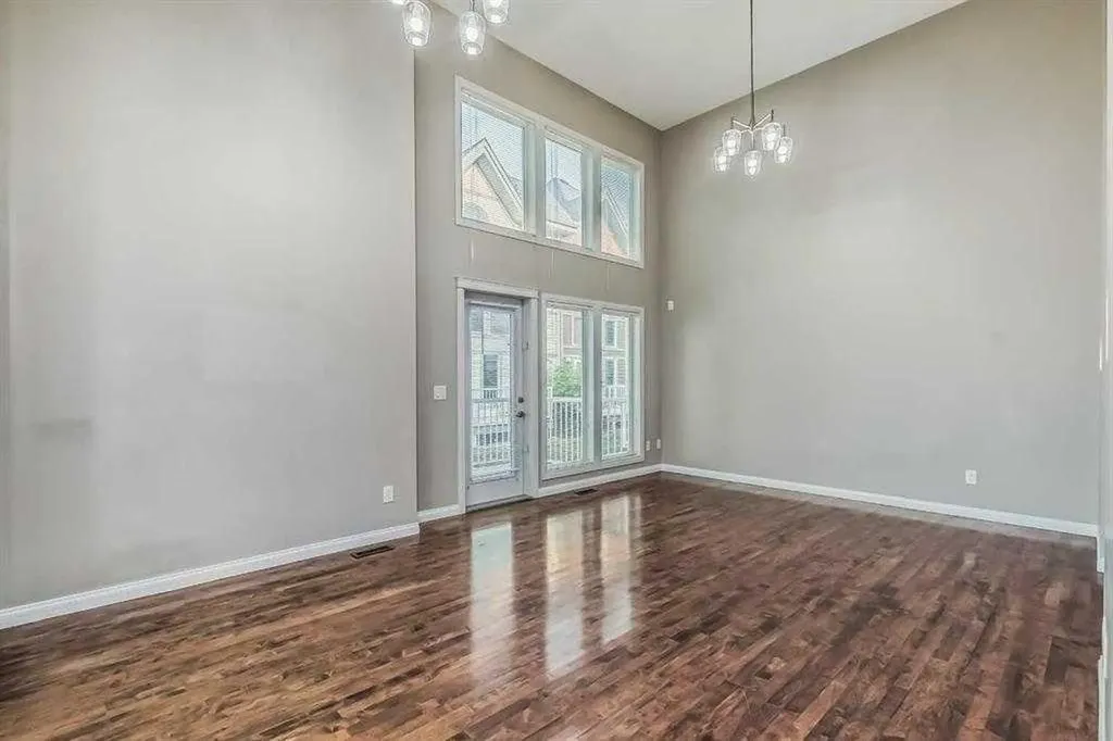 402 Wentworth Villas SW Calgary AB t3h0k6