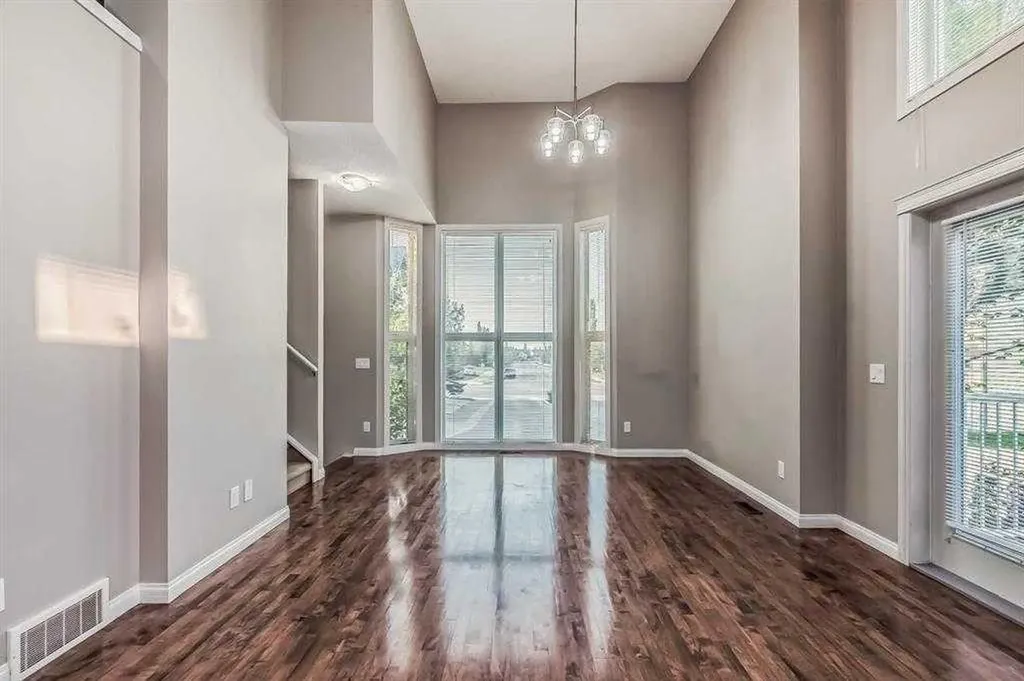 402 Wentworth Villas SW Calgary AB t3h0k6