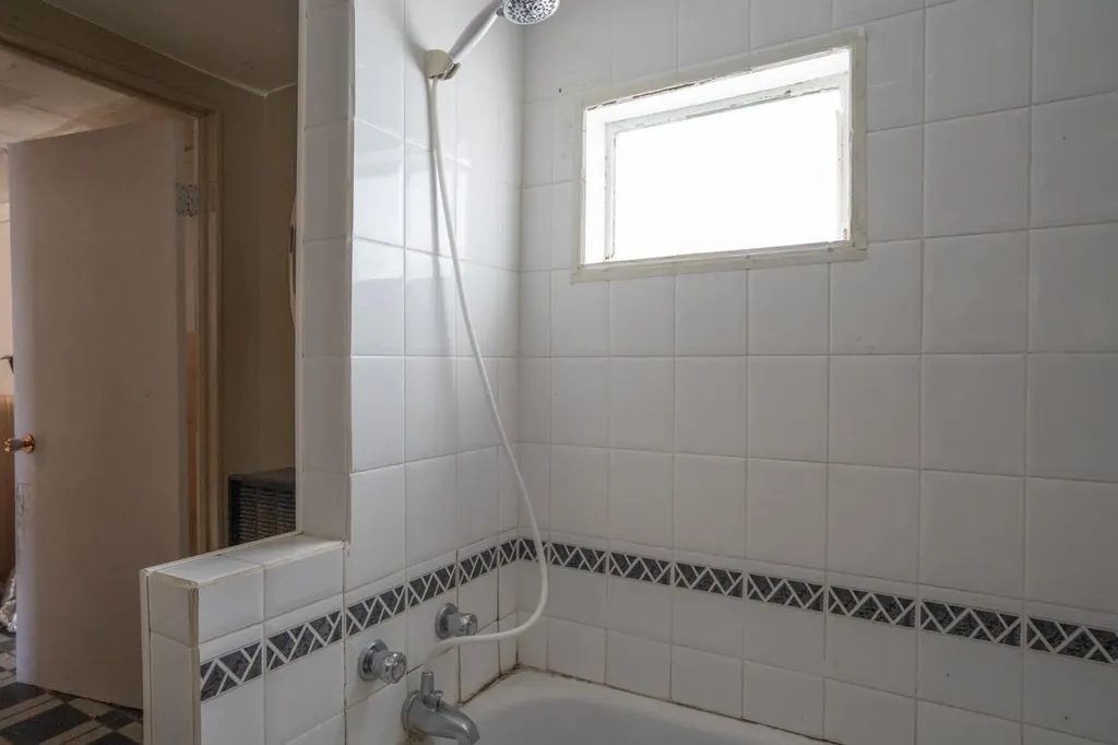 5220 52 Street Mirror AB T0B 3C0