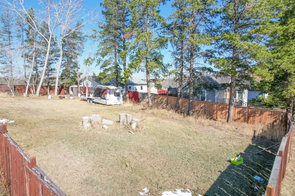 5220 52 Street Mirror AB T0B 3C0