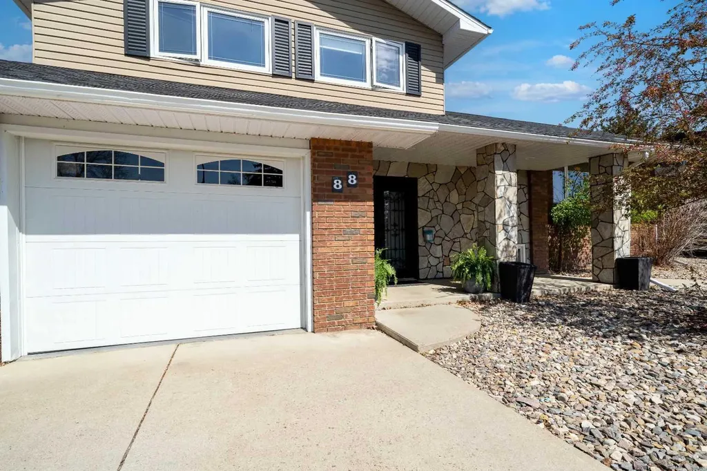 88 Cypress Way SE Medicine Hat AB T1B 1G8