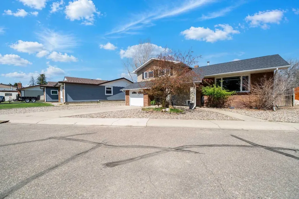 88 Cypress Way SE Medicine Hat AB T1B 1G8