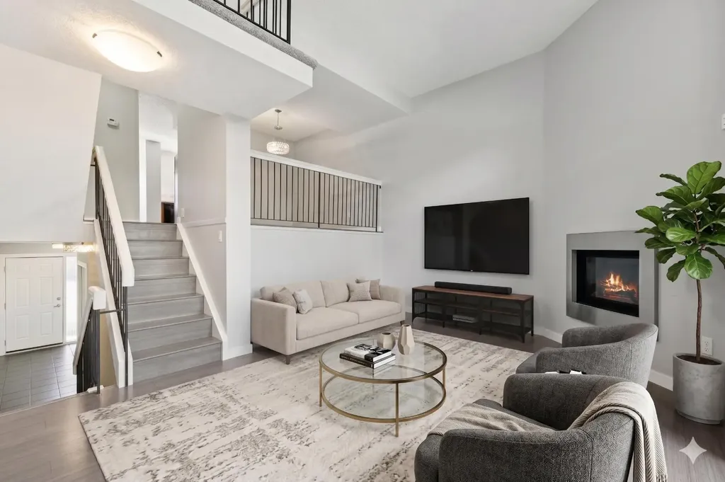 22 Glamis Gardens SW Calgary AB T3E6S4