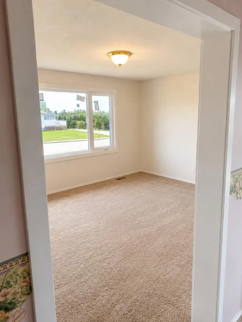 5020 Oxford Avenue Swan Hills AB T0G2C0