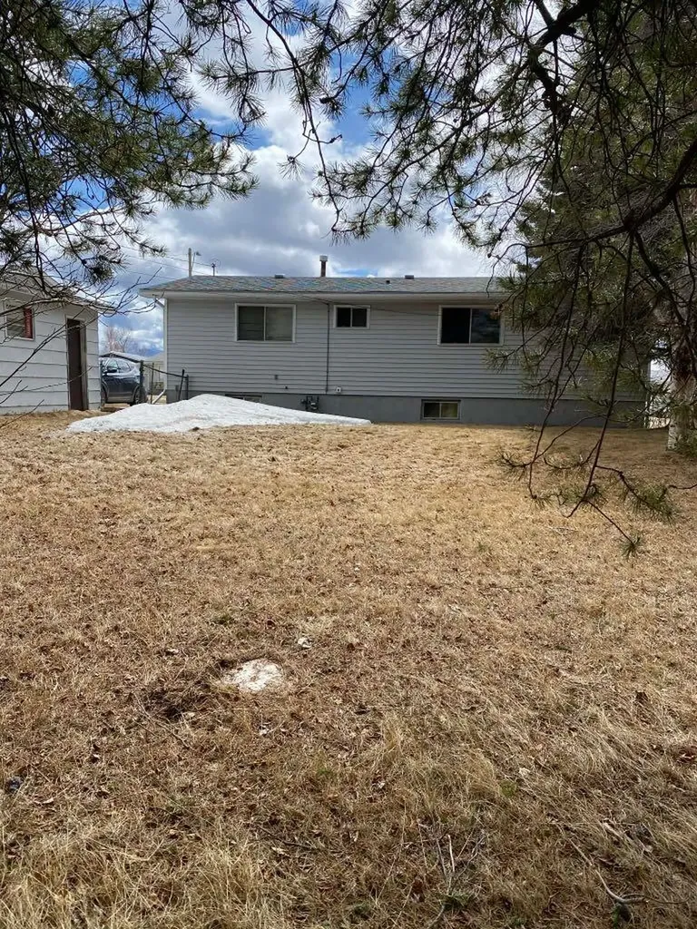 5020 Oxford Avenue Swan Hills AB T0G2C0