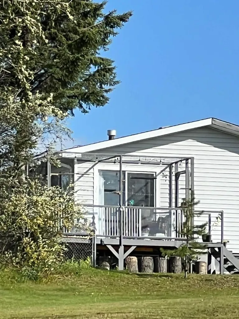 5020 Oxford Avenue Swan Hills AB T0G2C0