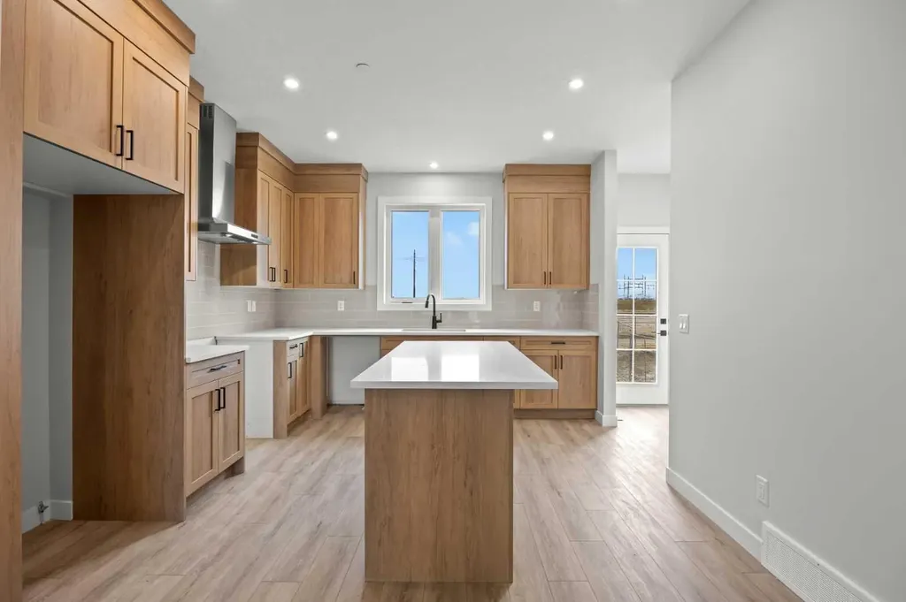 21 Hotchkiss Gardens SE Calgary AB T3S 0T7