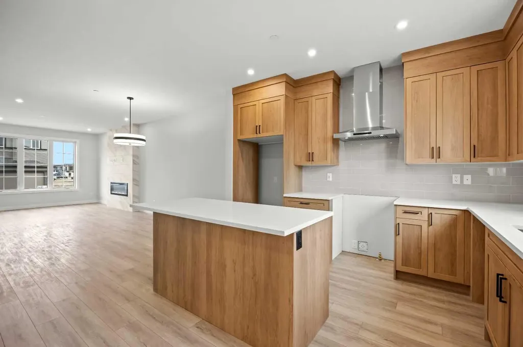 21 Hotchkiss Gardens SE Calgary AB T3S 0T7