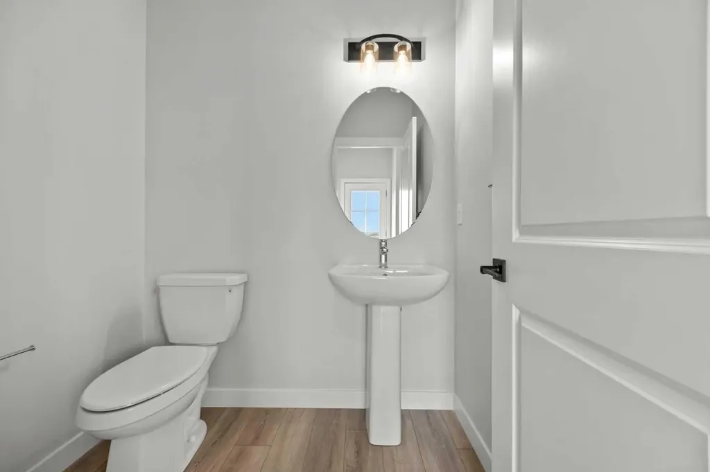 21 Hotchkiss Gardens SE Calgary AB T3S 0T7