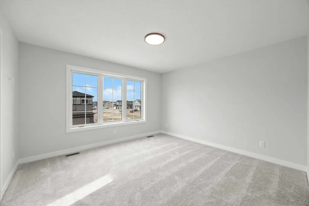21 Hotchkiss Gardens SE Calgary AB T3S 0T7