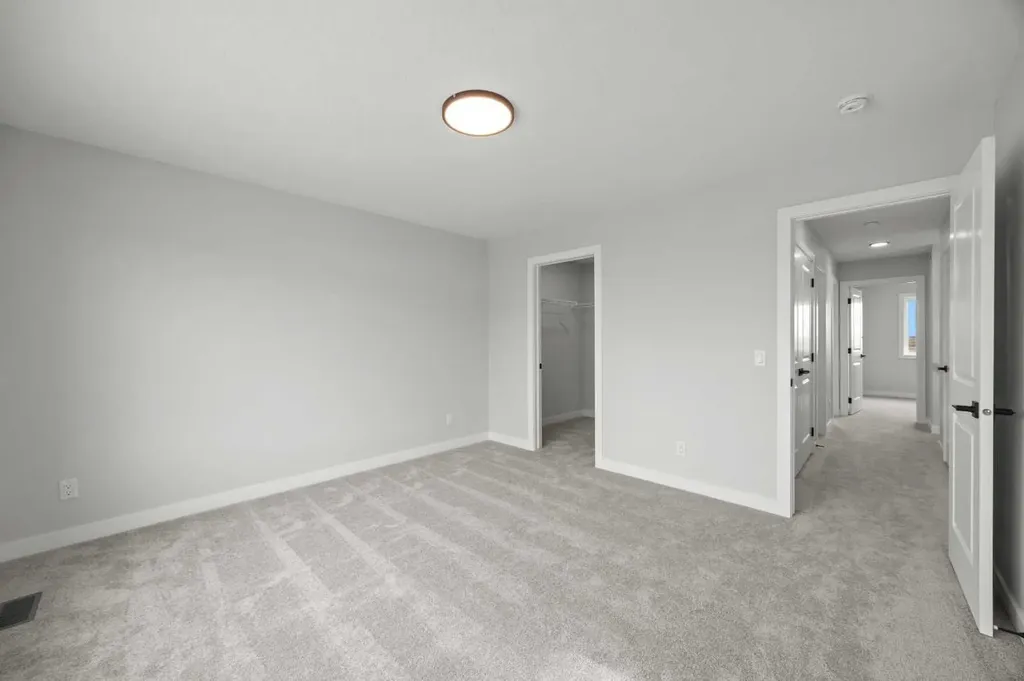 21 Hotchkiss Gardens SE Calgary AB T3S 0T7