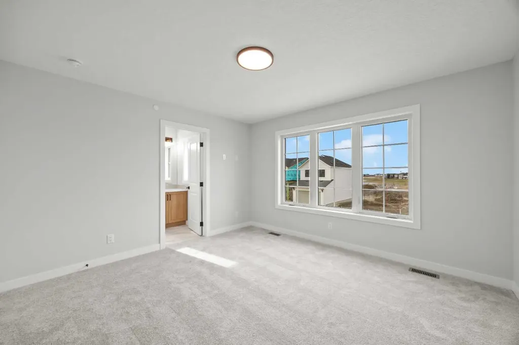 21 Hotchkiss Gardens SE Calgary AB T3S 0T7