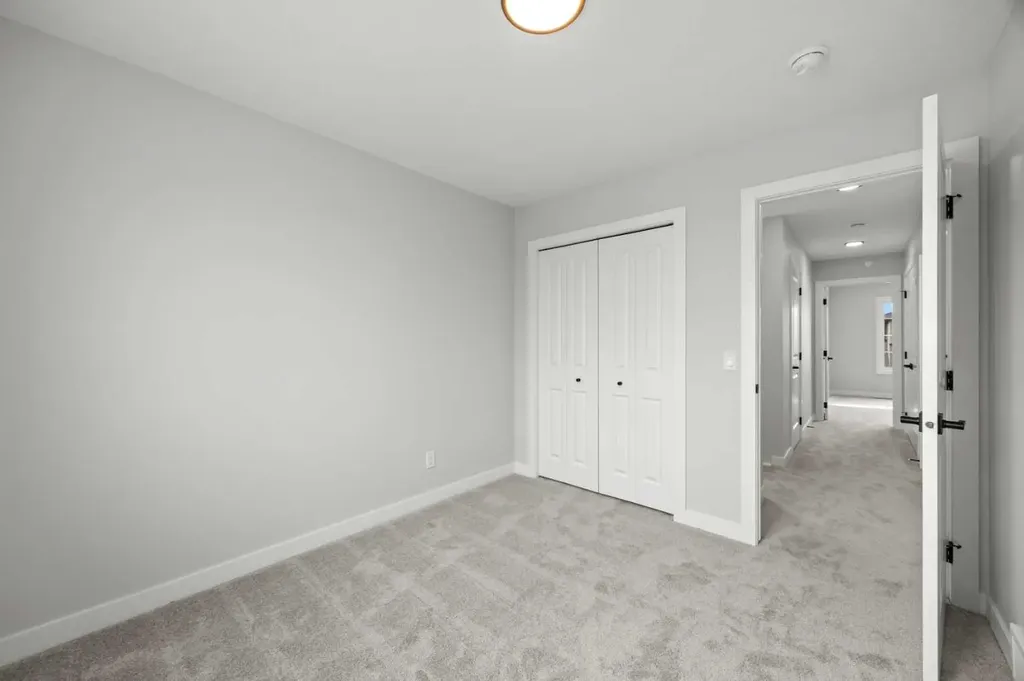21 Hotchkiss Gardens SE Calgary AB T3S 0T7