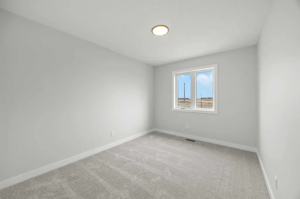 21 Hotchkiss Gardens SE Calgary AB T3S 0T7