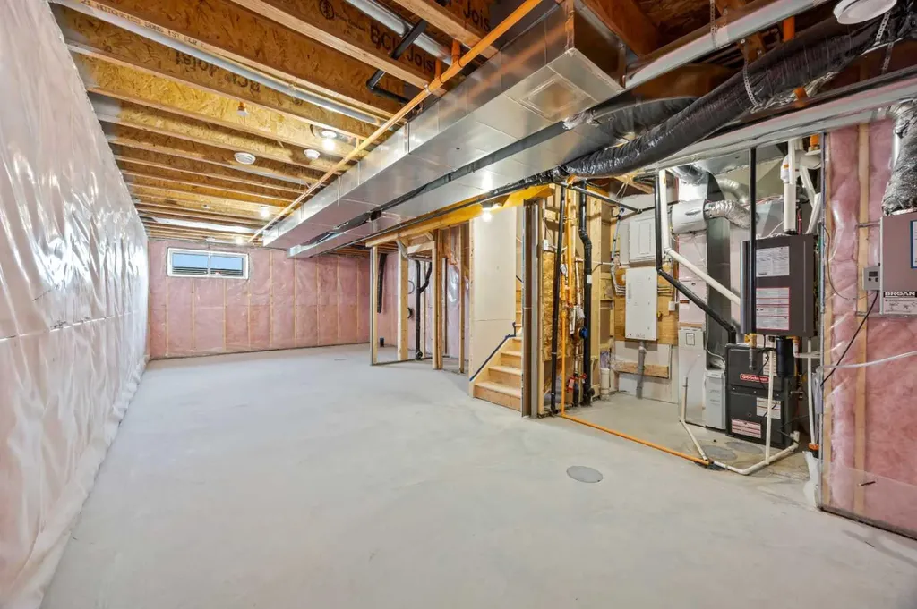 21 Hotchkiss Gardens SE Calgary AB T3S 0T7