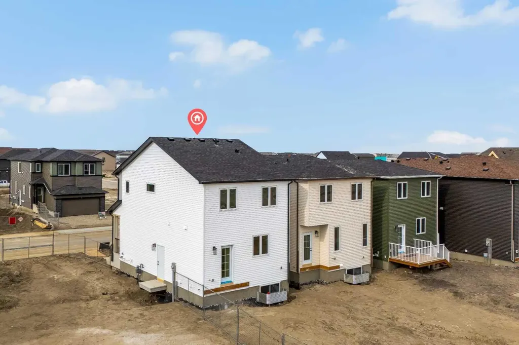 21 Hotchkiss Gardens SE Calgary AB T3S 0T7