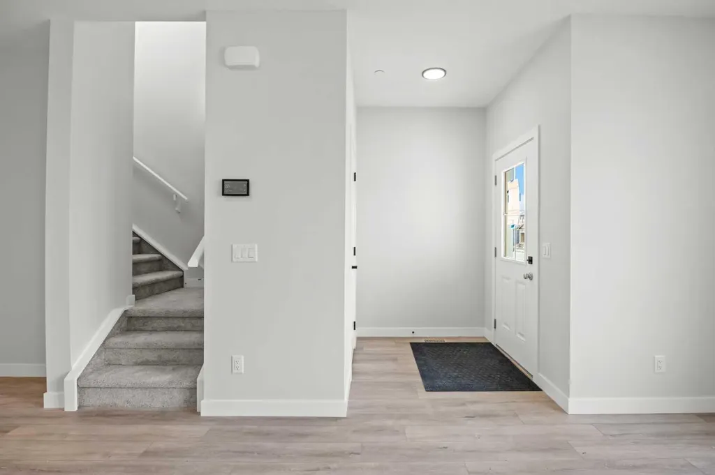 21 Hotchkiss Gardens SE Calgary AB T3S 0T7