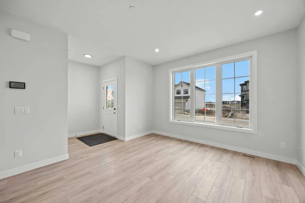 21 Hotchkiss Gardens SE Calgary AB T3S 0T7