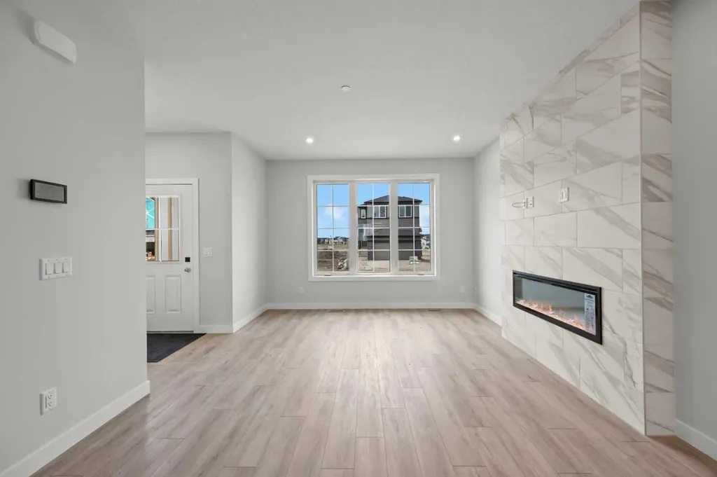 21 Hotchkiss Gardens SE Calgary AB T3S 0T7