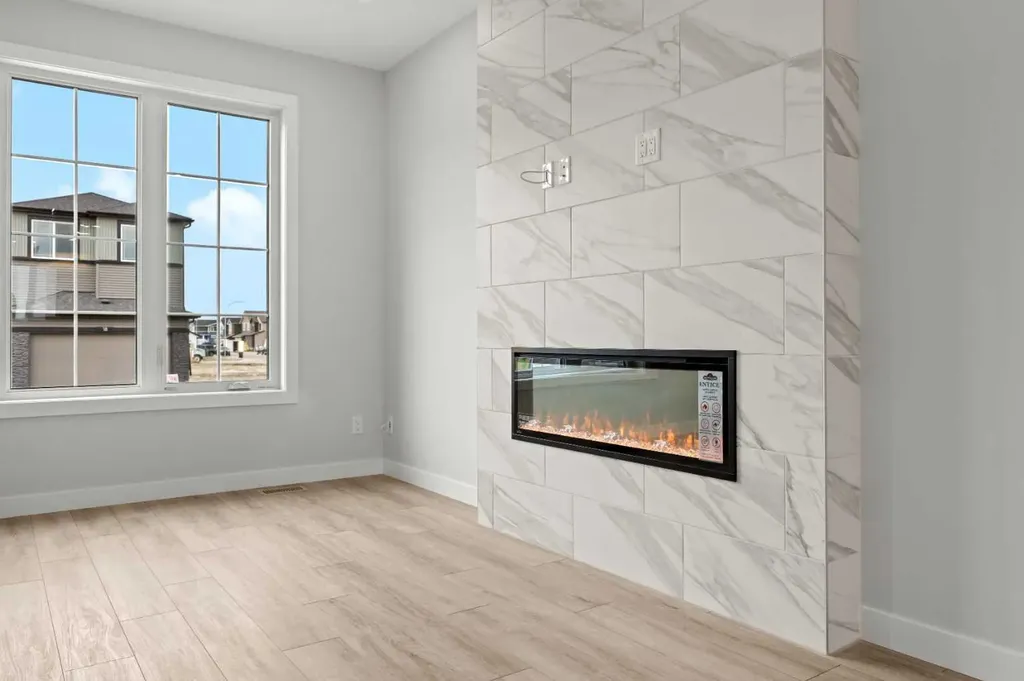 21 Hotchkiss Gardens SE Calgary AB T3S 0T7