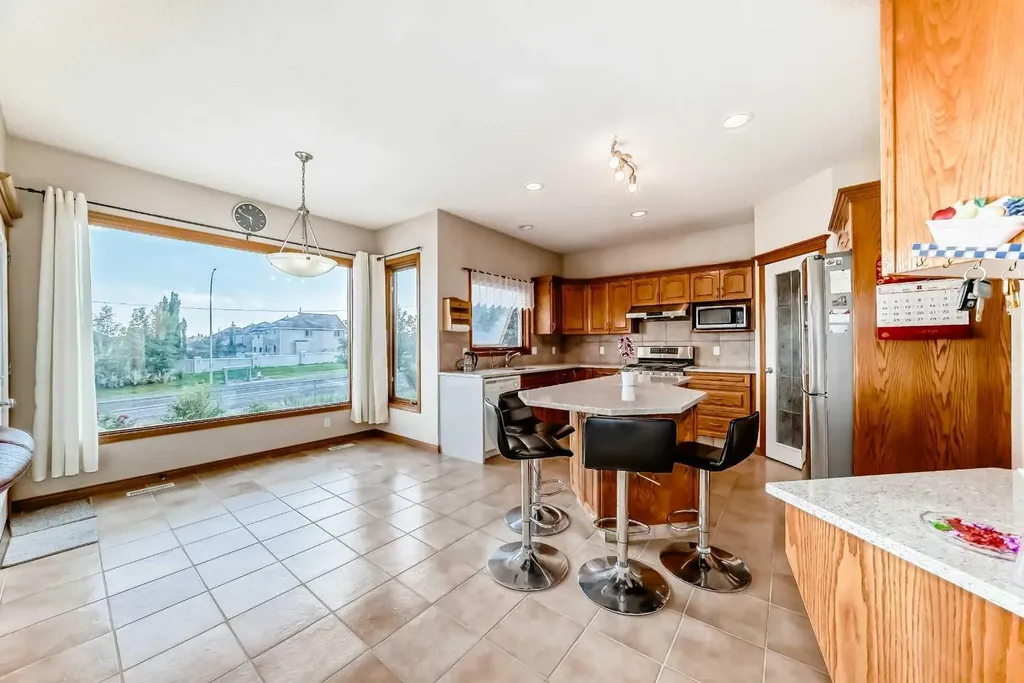 75 Hampstead Way NW Calgary AB T3A 6E5