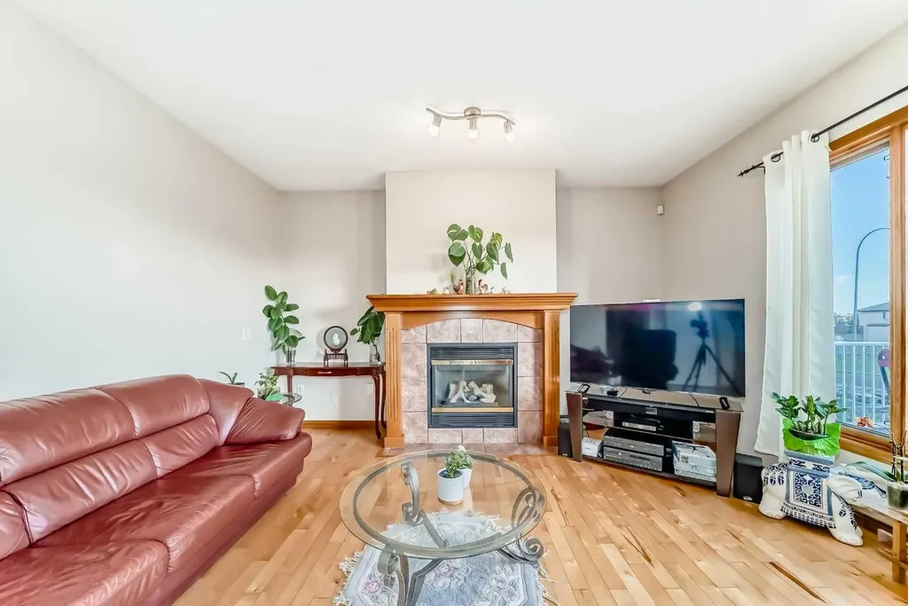 75 Hampstead Way NW Calgary AB T3A 6E5