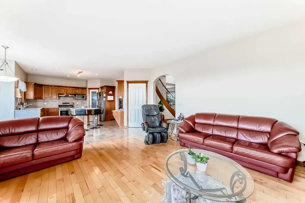 75 Hampstead Way NW Calgary AB T3A 6E5