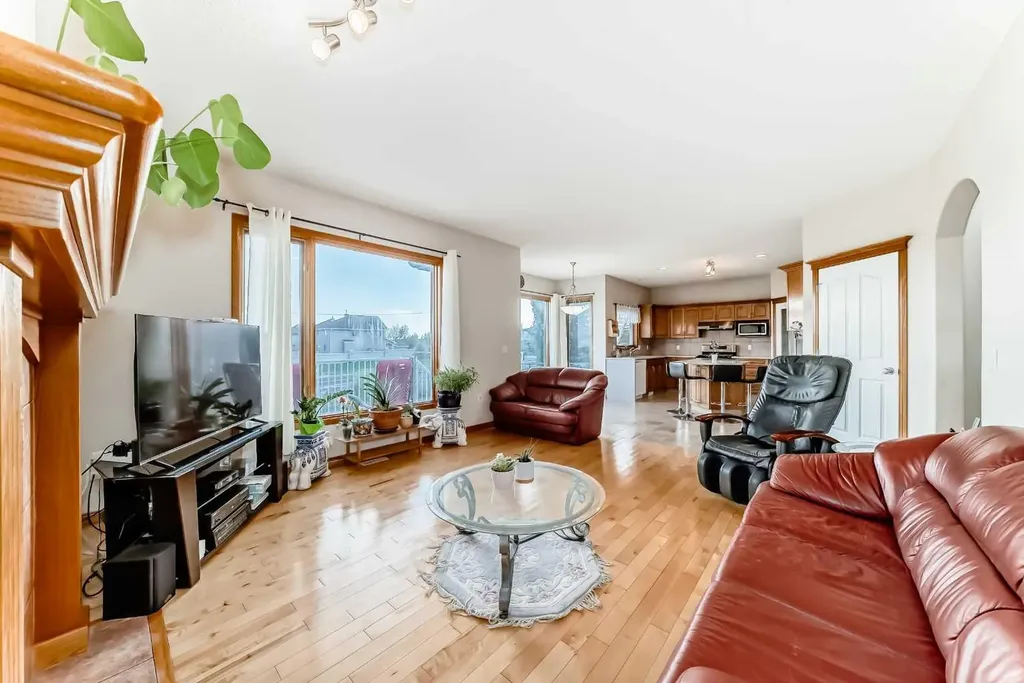 75 Hampstead Way NW Calgary AB T3A 6E5
