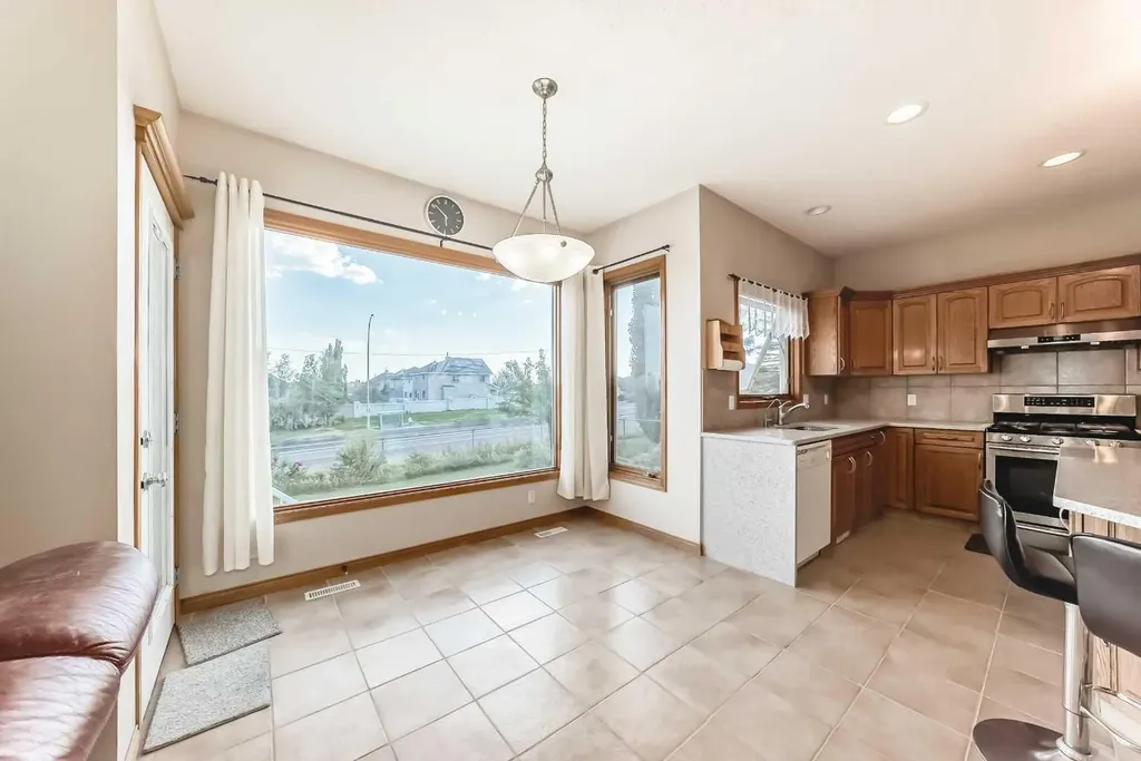 75 Hampstead Way NW Calgary AB T3A 6E5