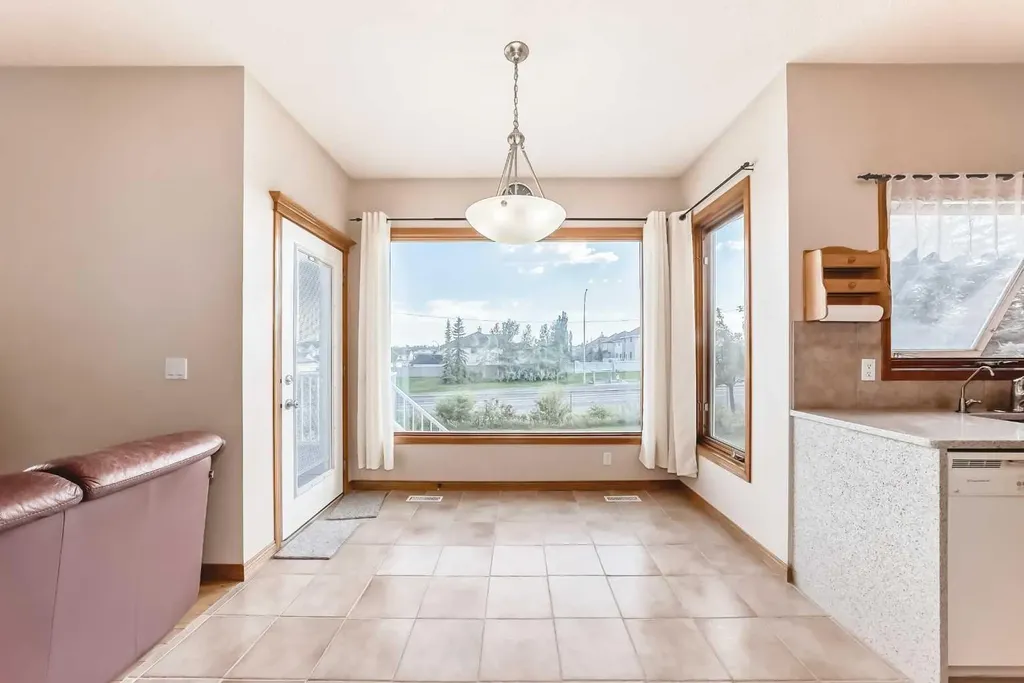 75 Hampstead Way NW Calgary AB T3A 6E5