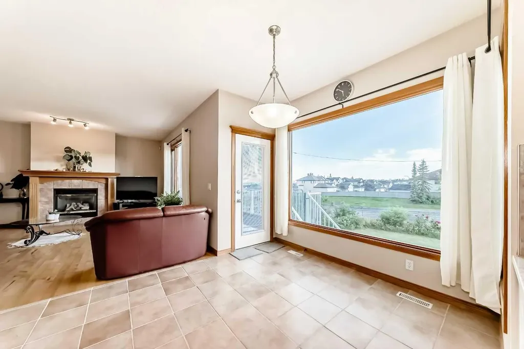 75 Hampstead Way NW Calgary AB T3A 6E5