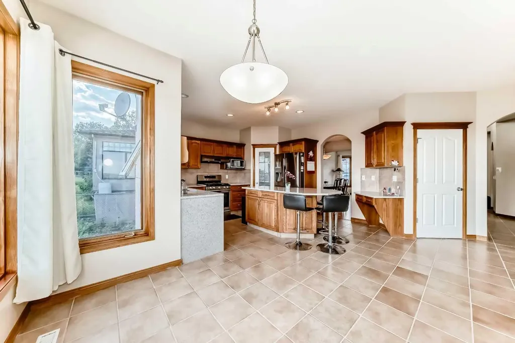 75 Hampstead Way NW Calgary AB T3A 6E5