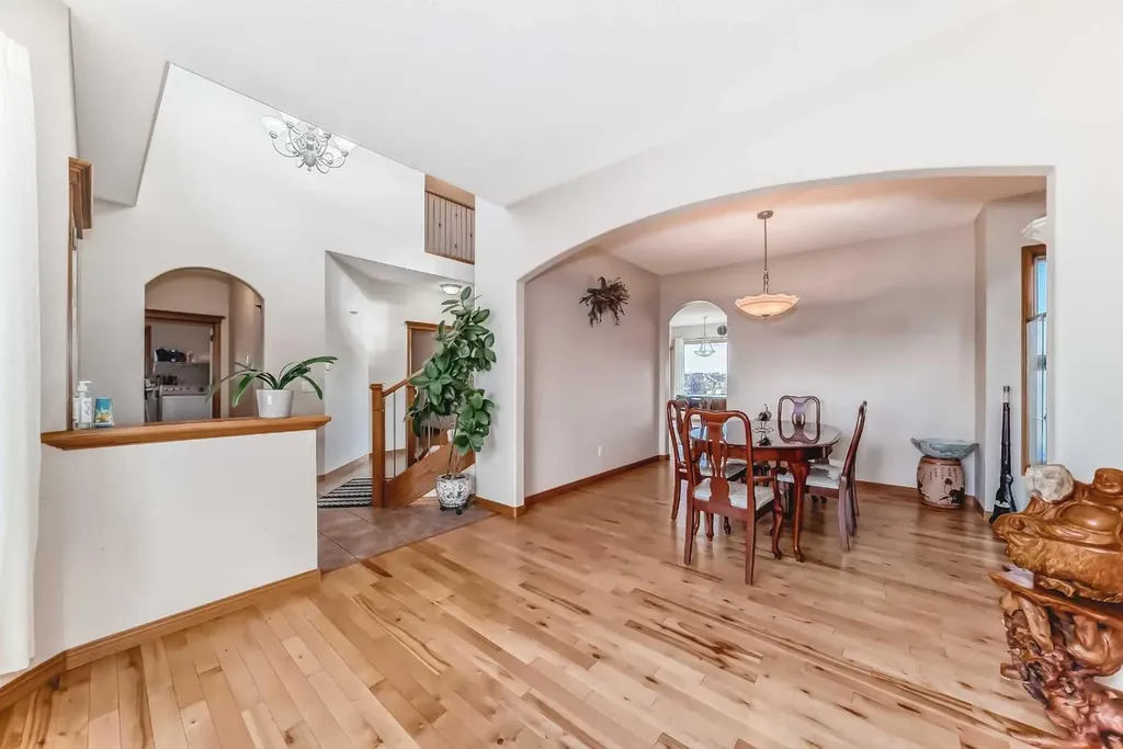 75 Hampstead Way NW Calgary AB T3A 6E5