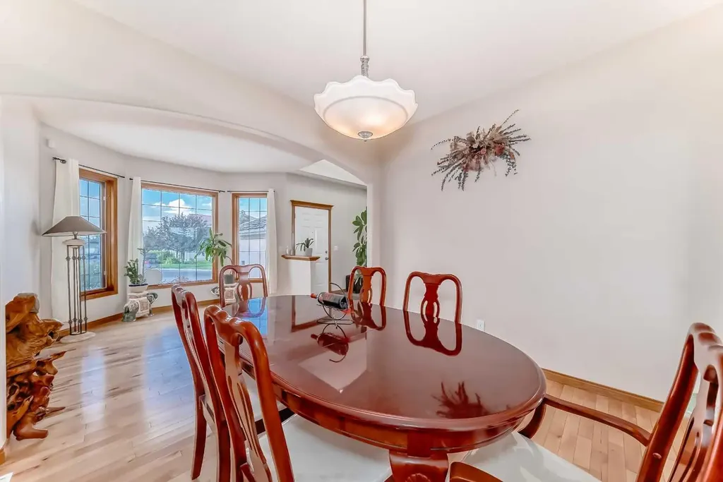75 Hampstead Way NW Calgary AB T3A 6E5