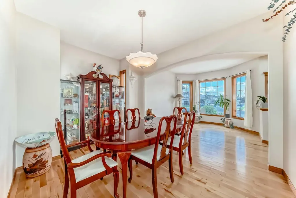 75 Hampstead Way NW Calgary AB T3A 6E5