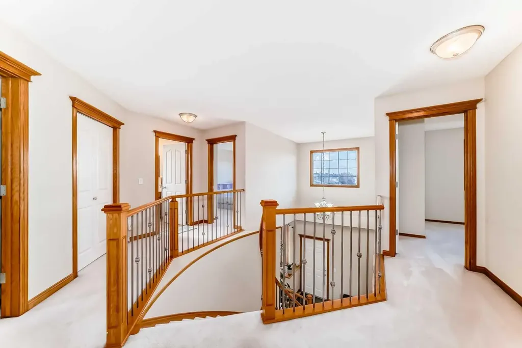 75 Hampstead Way NW Calgary AB T3A 6E5